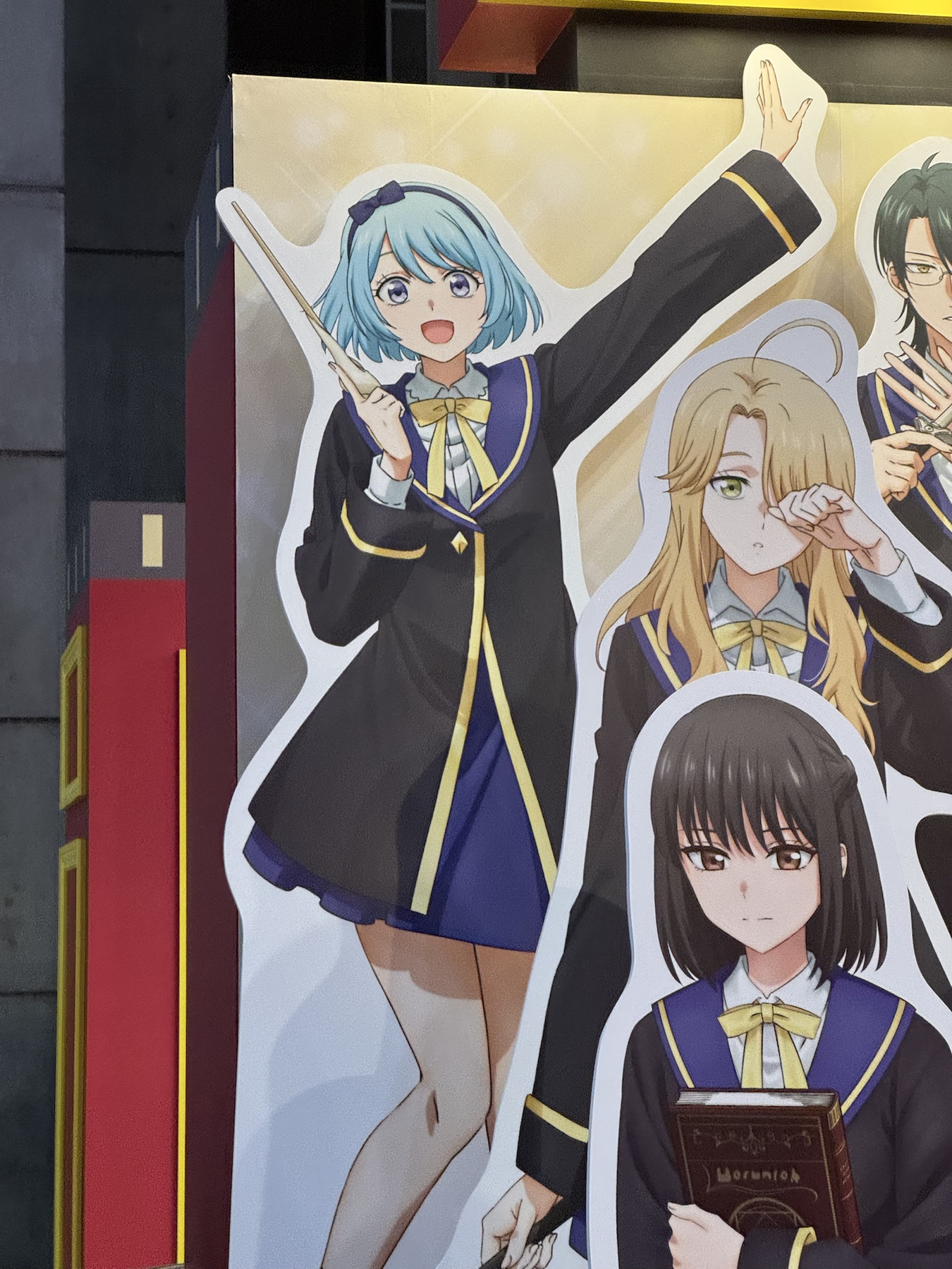 AnimeJapan 2026 黒猫と魔女の教室展示エリアのメロウ・パイシーズスタンディ