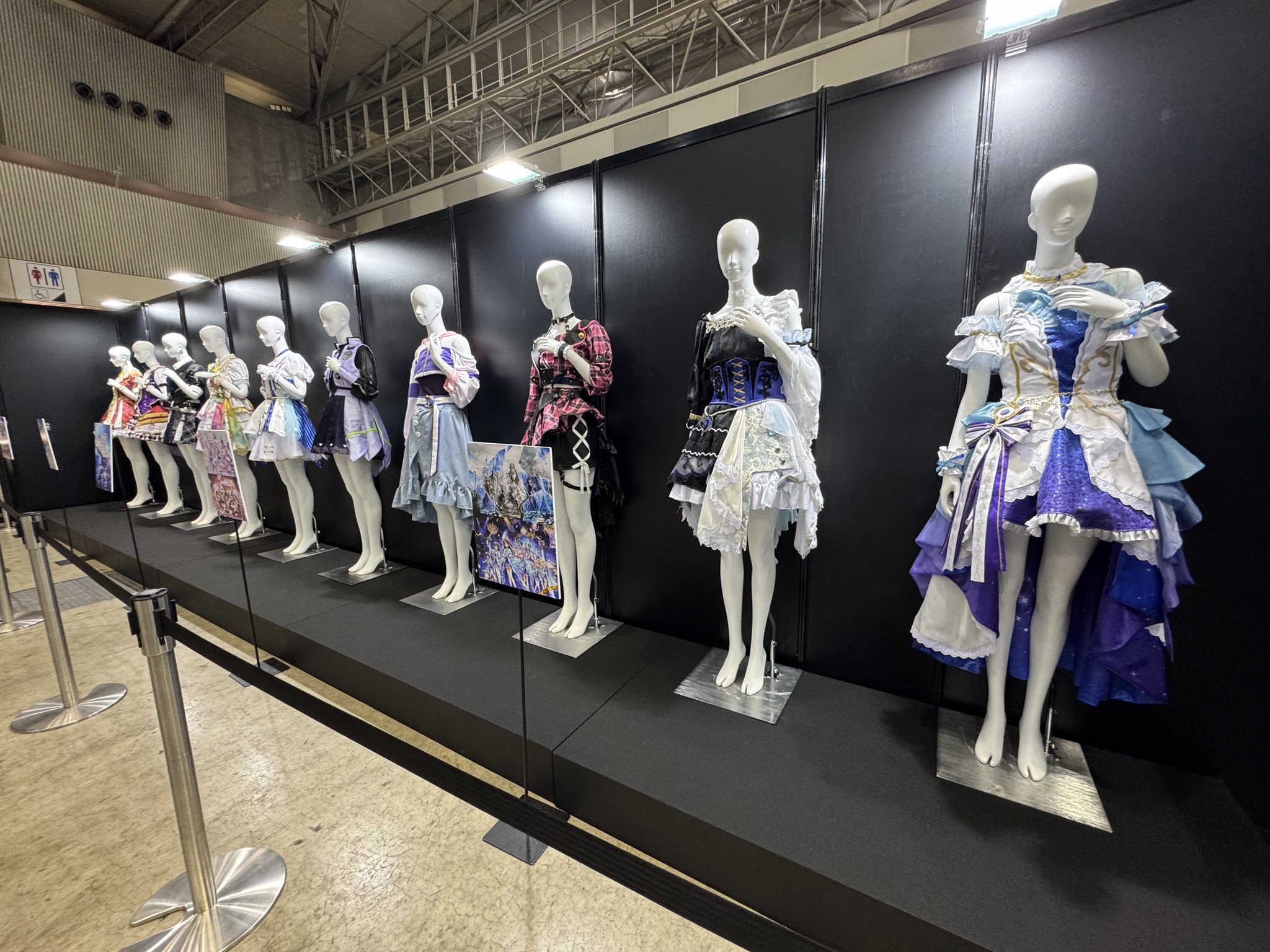 CINDERELLA GIRLSの衣装展示