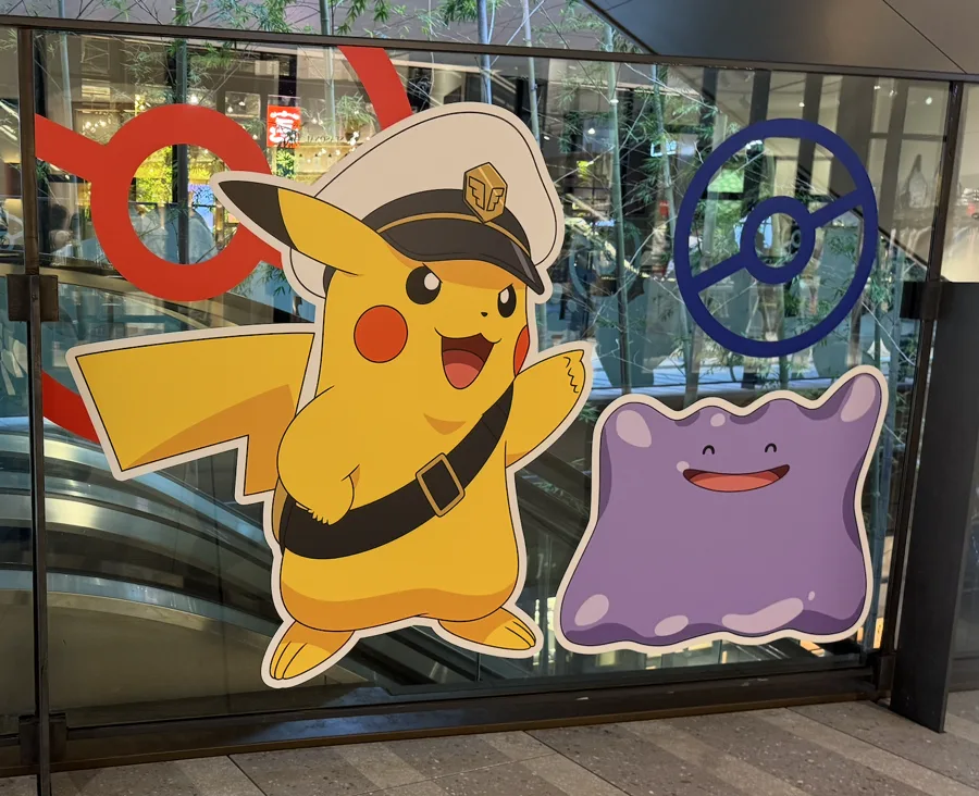 大井町トラックスのキャプテンピカチュウとメタモンを描いた装飾