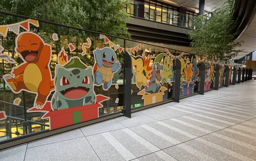 大井町トラックスの歴代の旅立ちの3匹を描いた装飾