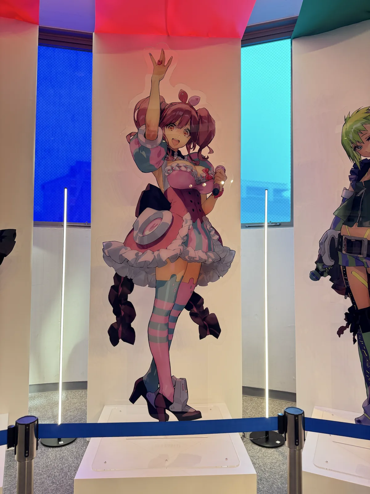 手塚治虫記念館に展示されたマキナ・中島の等身大アクリルスタンド