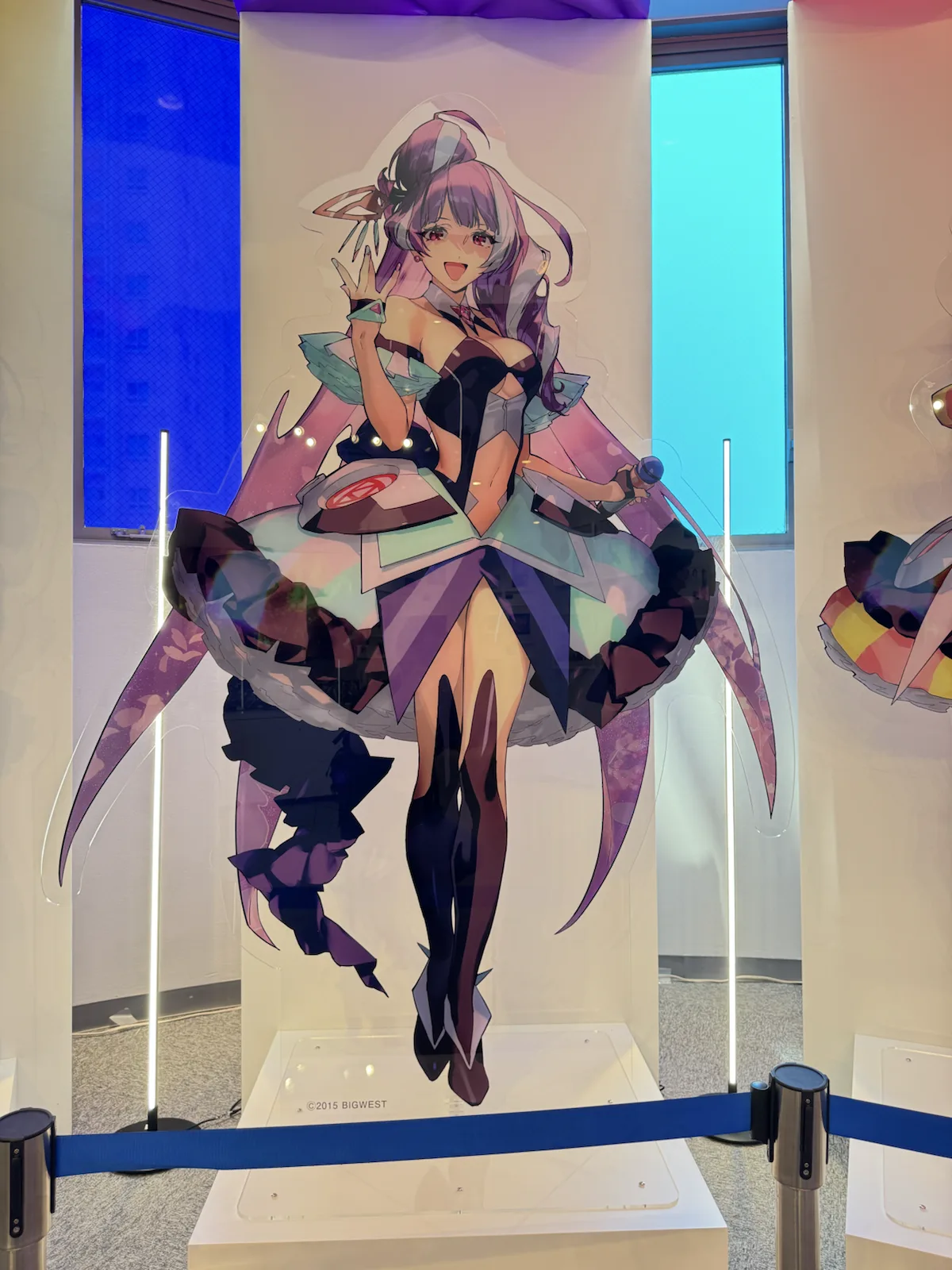 手塚治虫記念館に展示された美雲・ギンヌメールの等身大アクリルスタンド