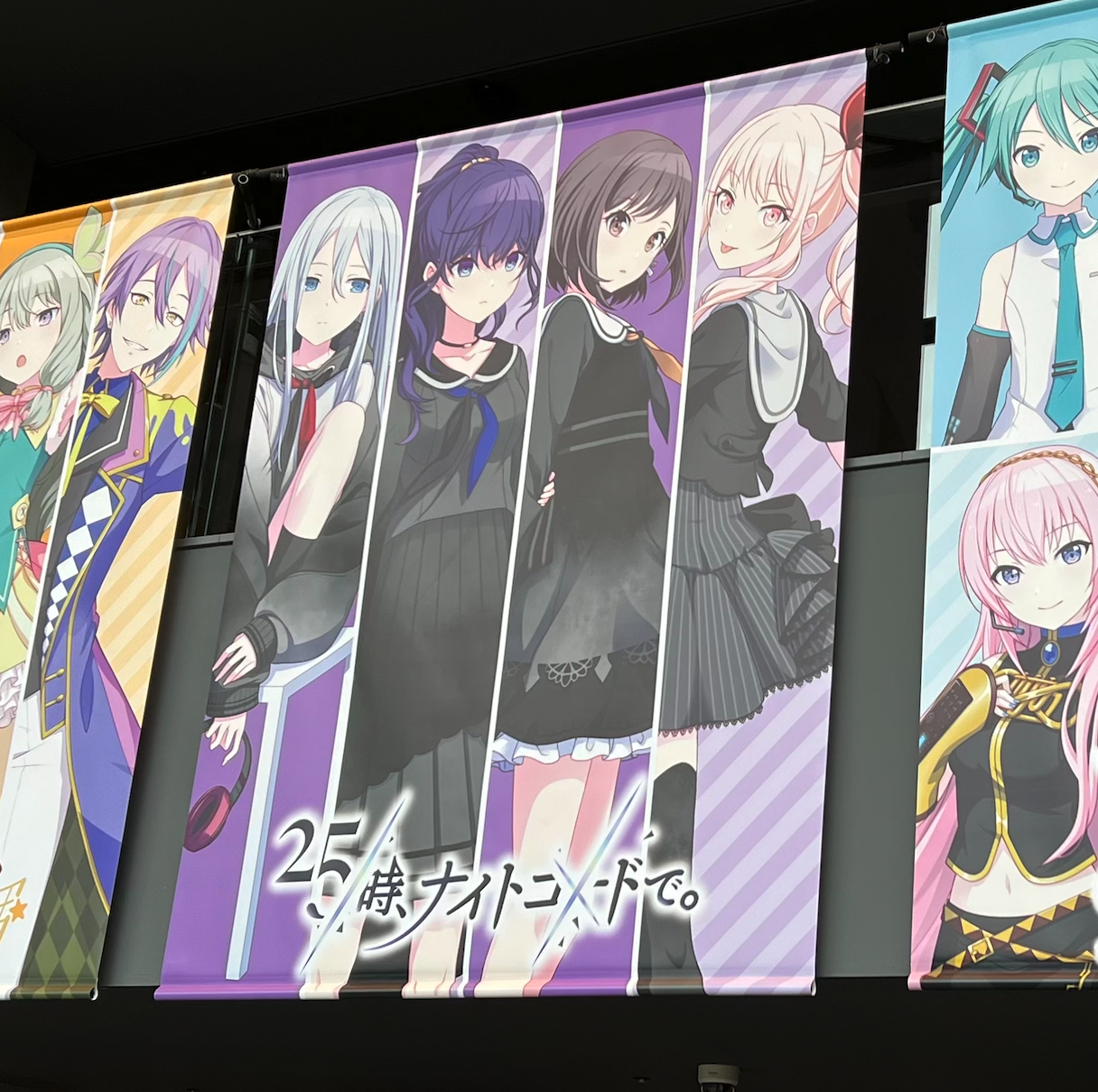 プロセカ感謝祭2022の会場に展示されたキャラクターパネル